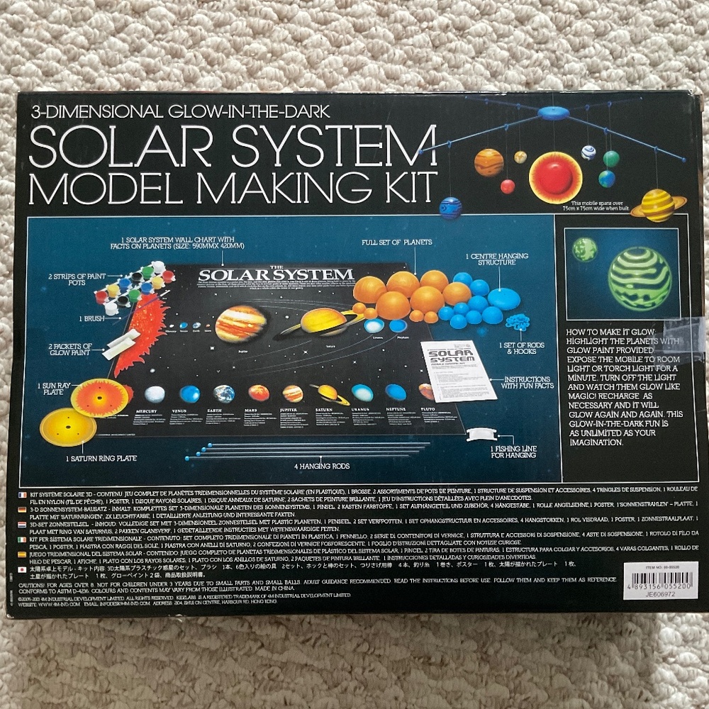 🌎 3D SOLAR SYSTEM Model Making Kit - Picture 2 of 3